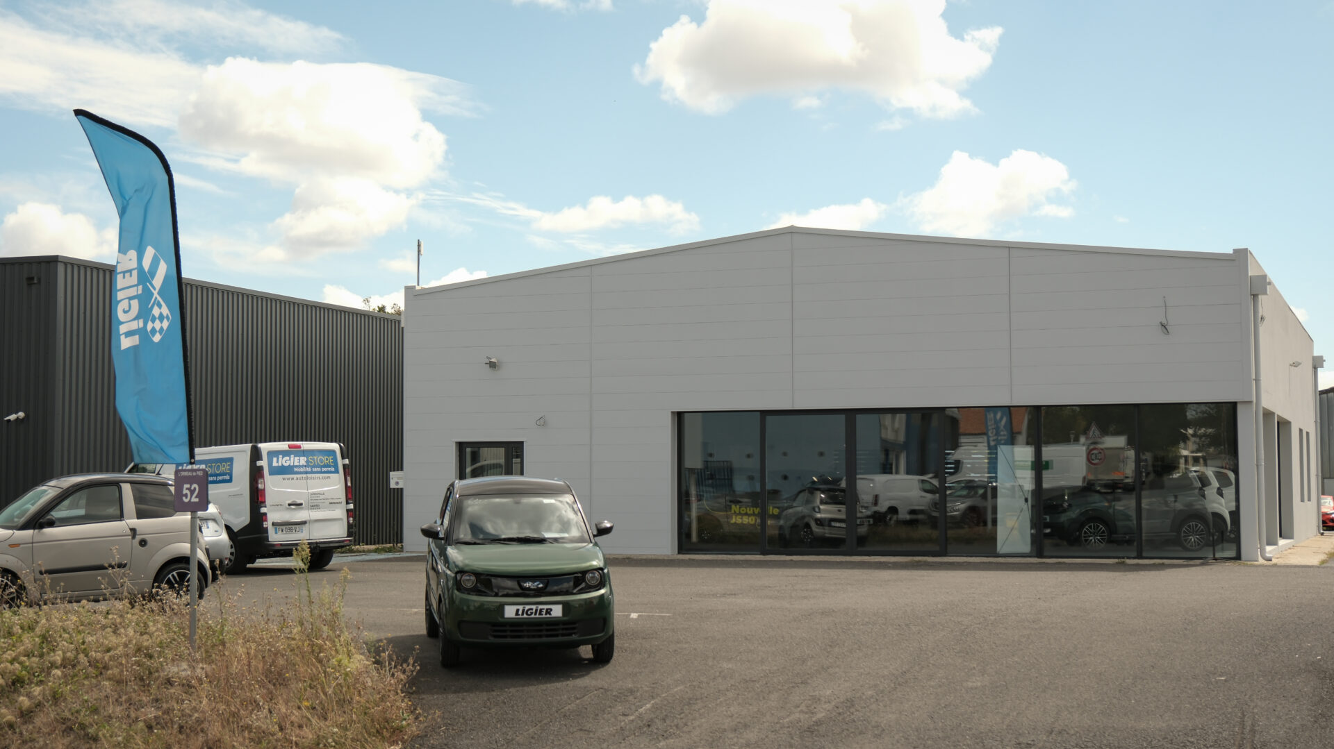 AUTOLOISIRS 17 - LIGIER STORE SAINTES
